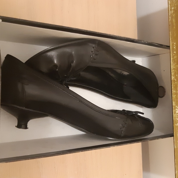 2 for 20 • ROBERTO VIANNI • SIZE 37 • Black leather kitten heels - Picture 5 of 5